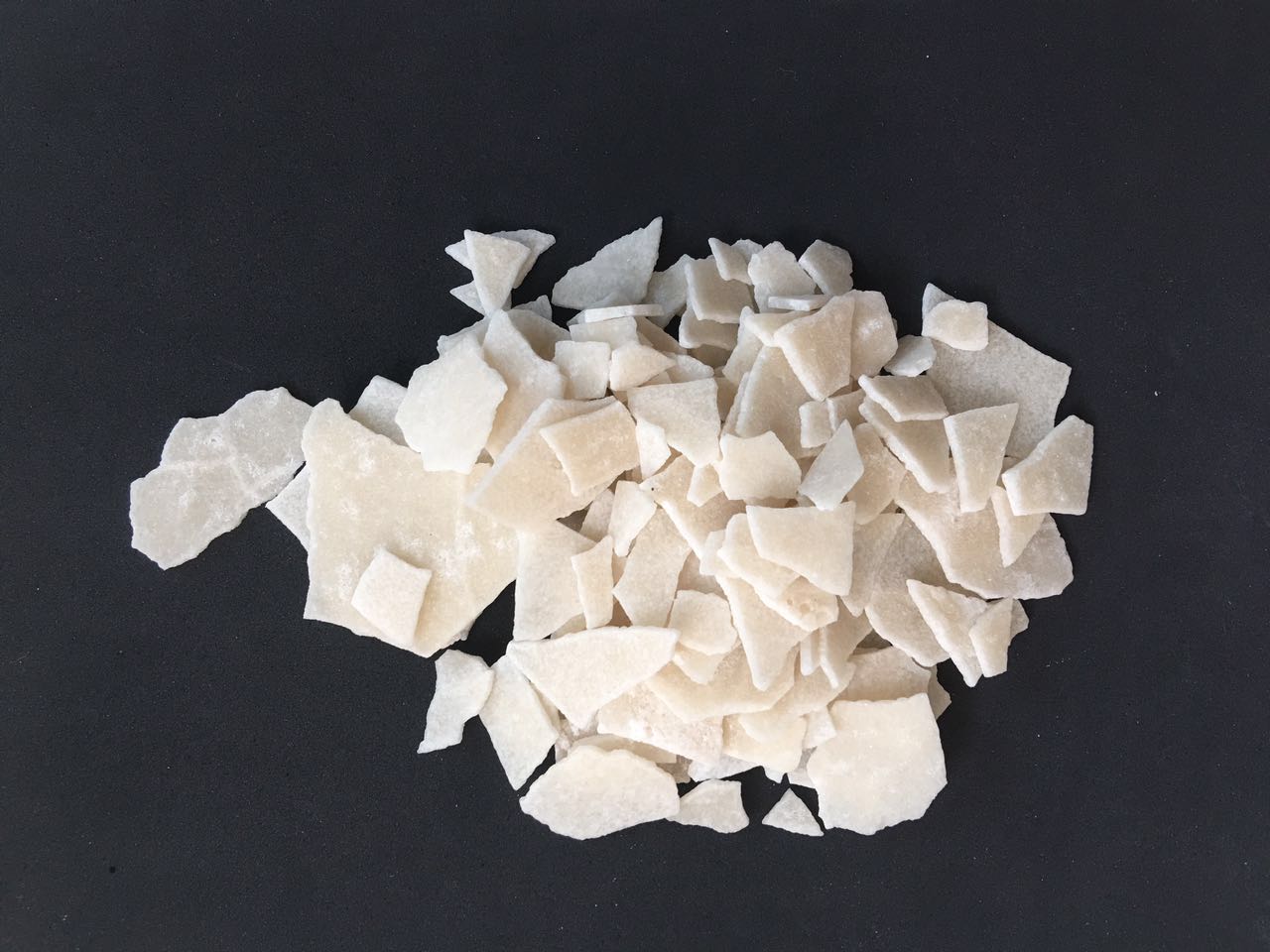 工業(yè)氯化鎂和食用氯化鎂的區(qū)別有哪些？